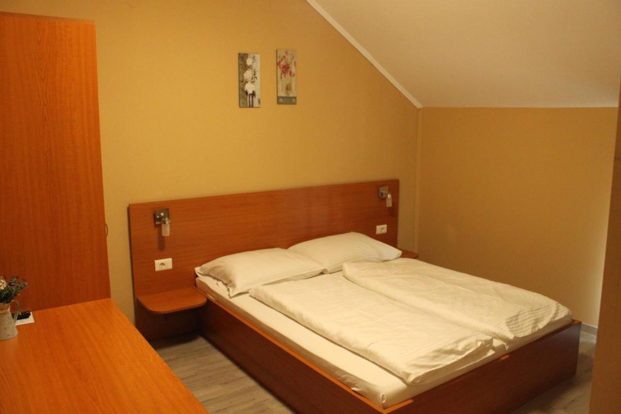 Guesthouse Režekov podrum Jastrebarsko Eksteriør billede