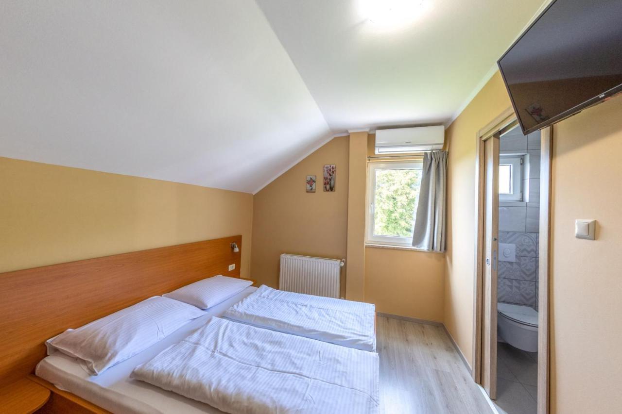 Guesthouse Režekov podrum Jastrebarsko Eksteriør billede