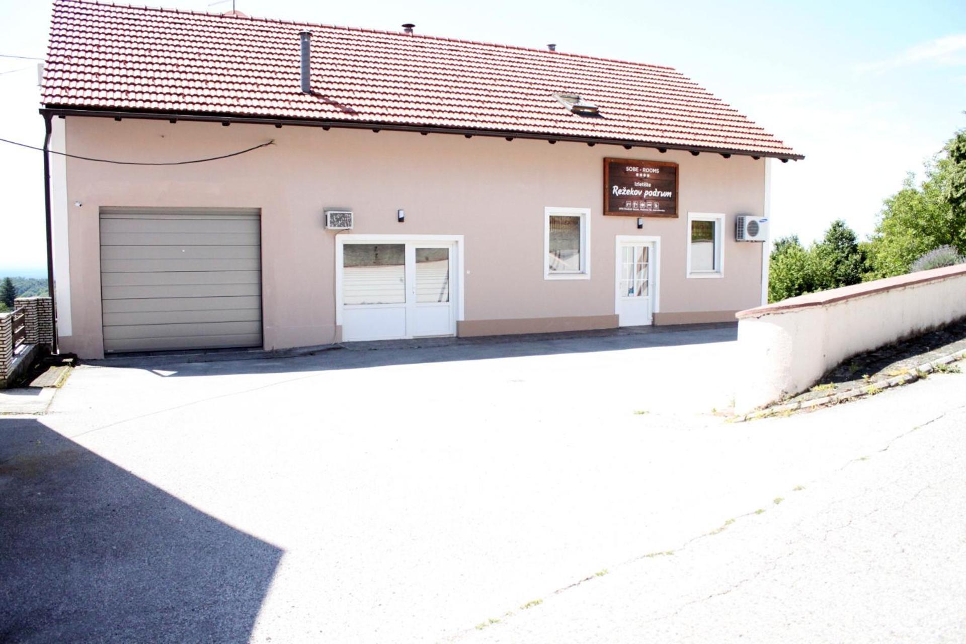 Guesthouse Režekov podrum Jastrebarsko Eksteriør billede